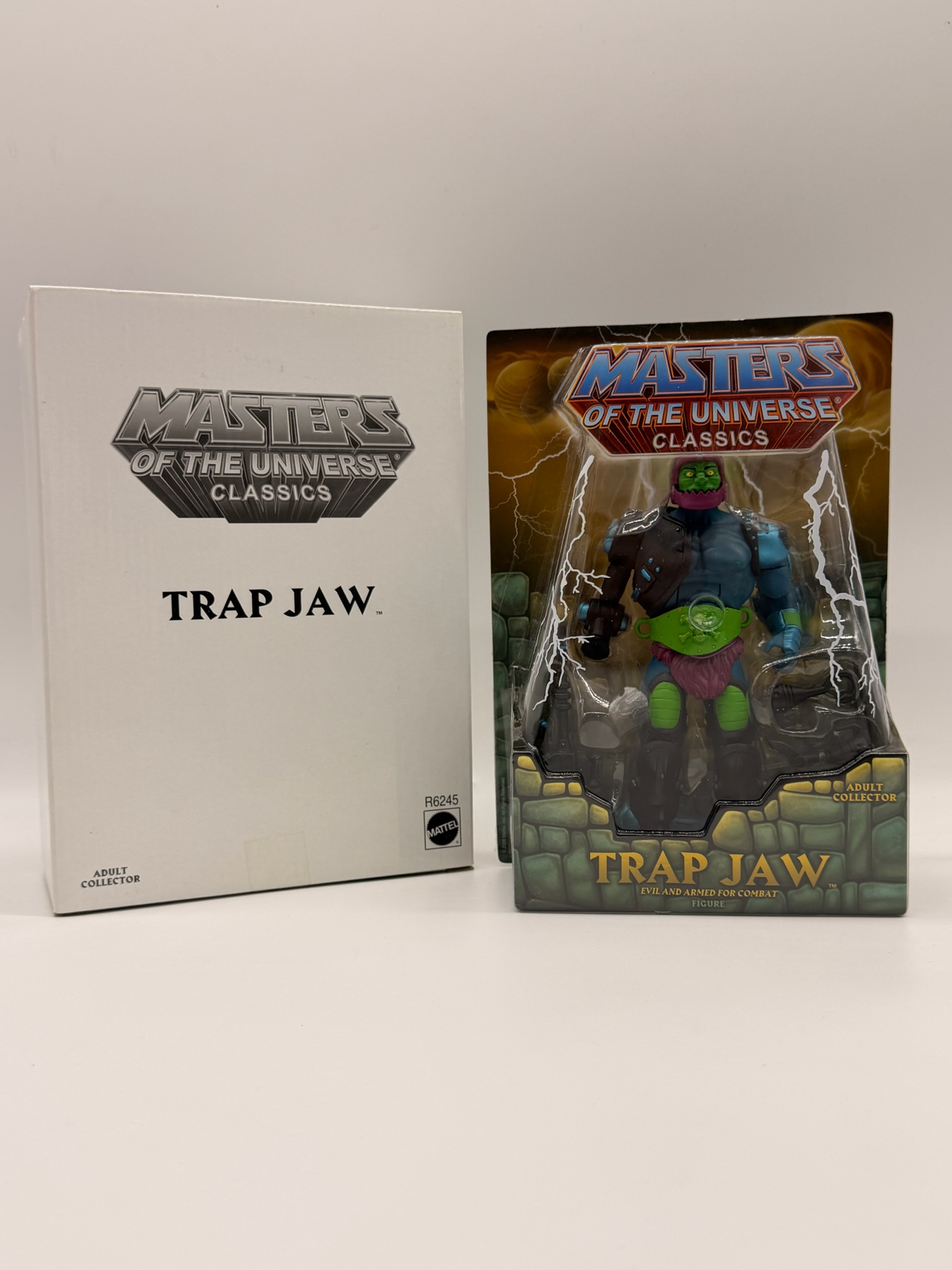 Masters of the Universe Classics Trap Jaw Figure with Mailer Box - MOTU Classics Fan Favourite