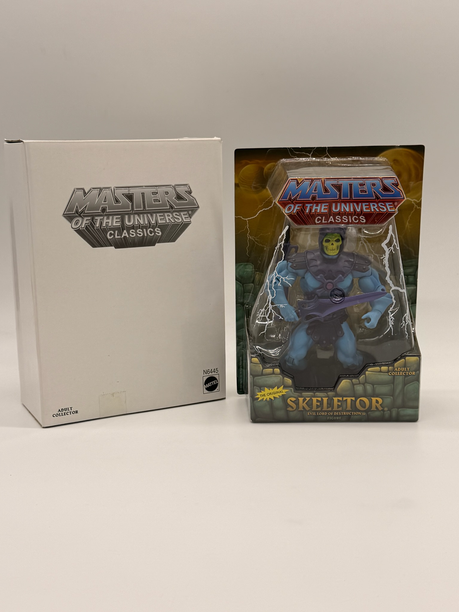 Masters of the Universe Classics Skeletor Figure Adult Collector Edition with Mailer Box